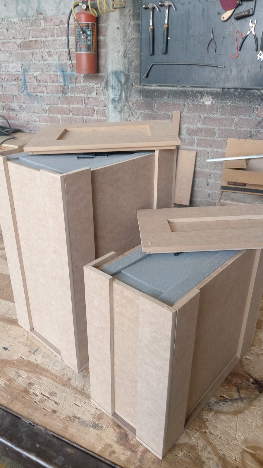 Cajas MDF con espuma gris interior